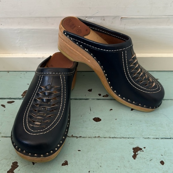 Vintage Shoes - Bastad Original EU 36 Wrght Clog Made in Sweden Black Woven leather wood sole